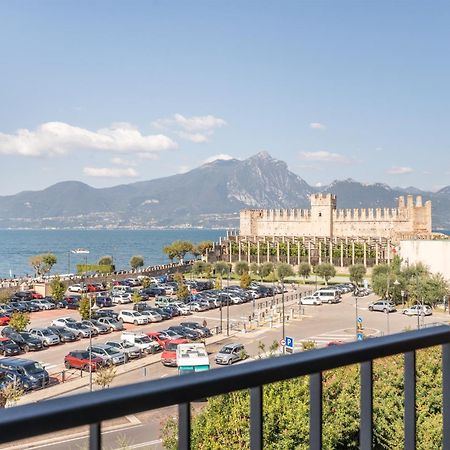 Hotel Al Castello Torri Del Benaco Exteriör bild