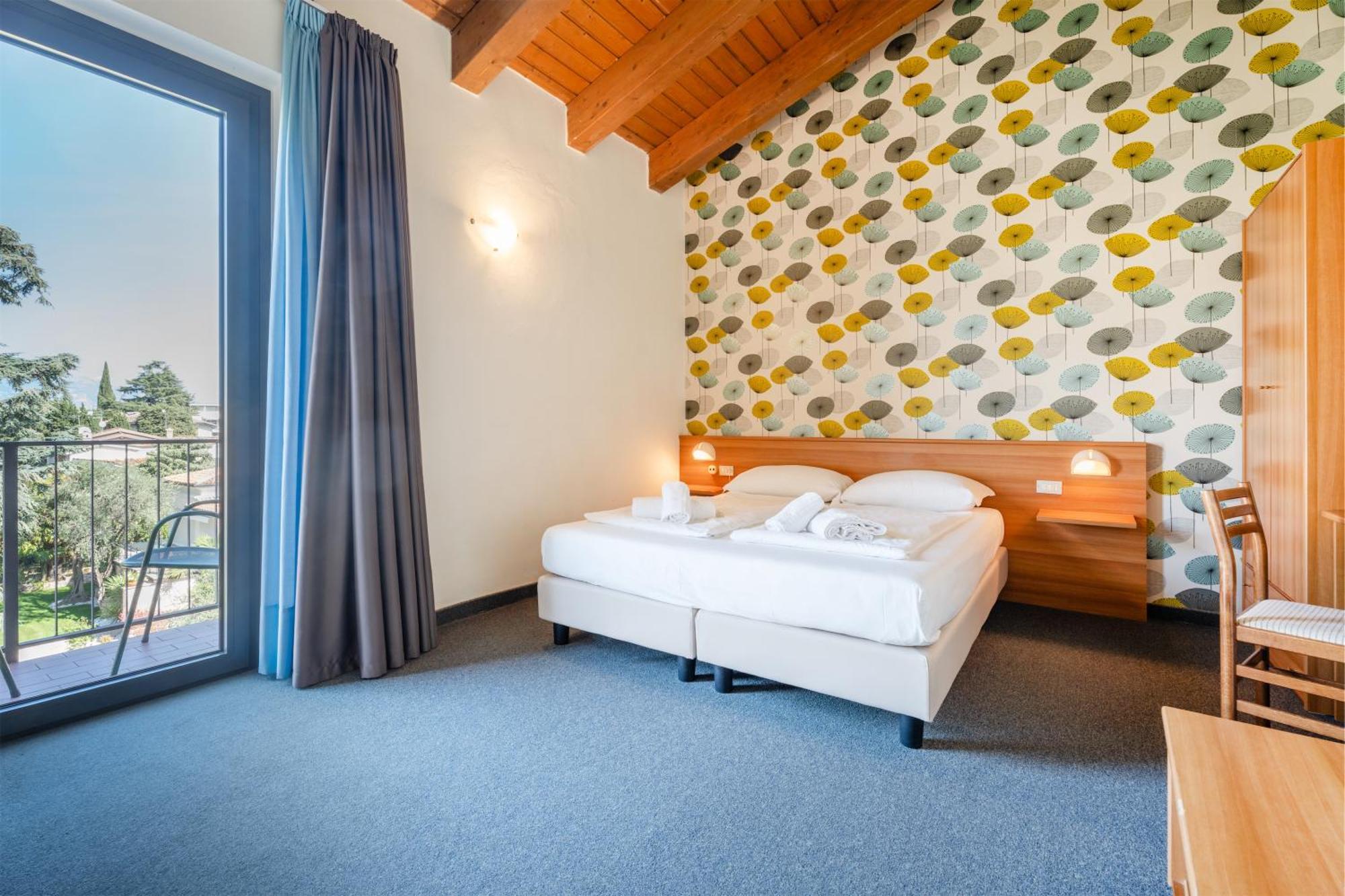 Hotel Al Castello Torri Del Benaco Exteriör bild