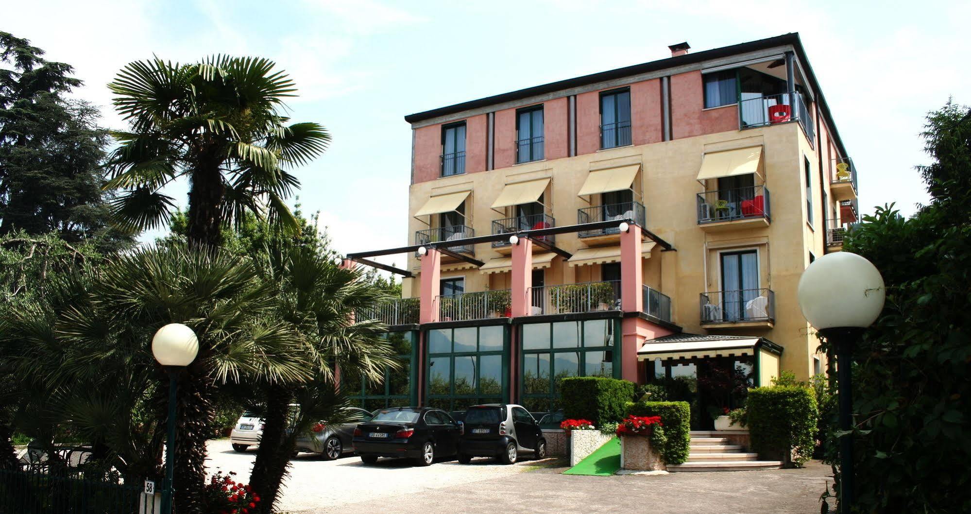Hotel Al Castello Torri Del Benaco Exteriör bild